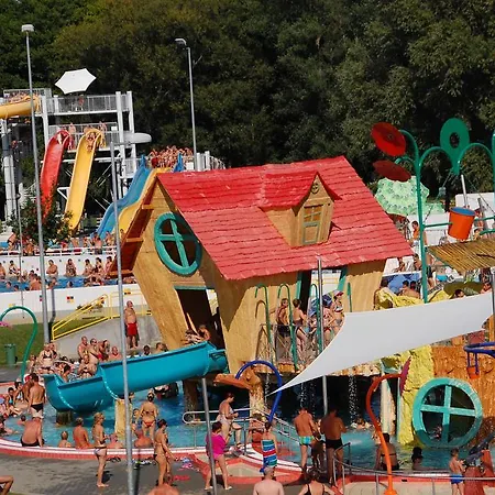 Διαμέρισμα Lenke Apartman