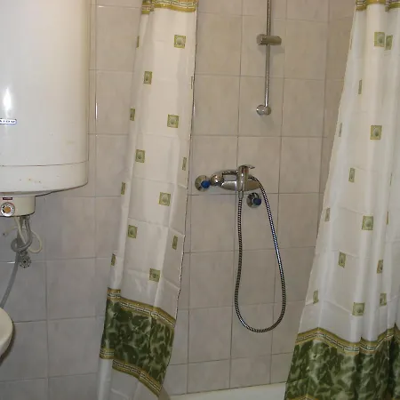 Lenke Apartman *
