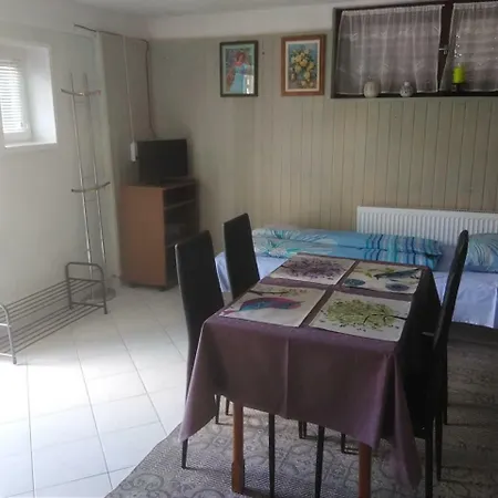 Lenke Apartman Διαμέρισμα